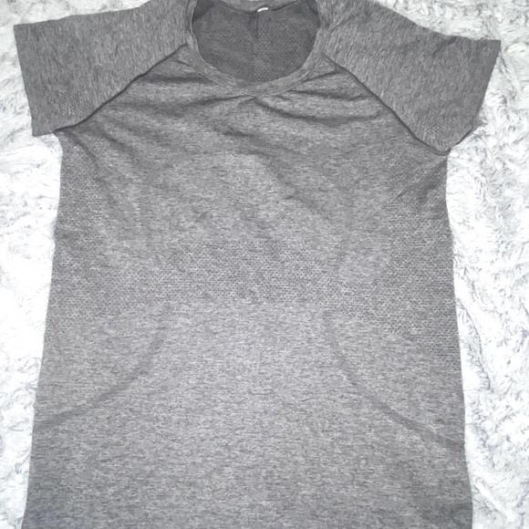 Lululemon swiftly tech t! - Picture 1 of 4